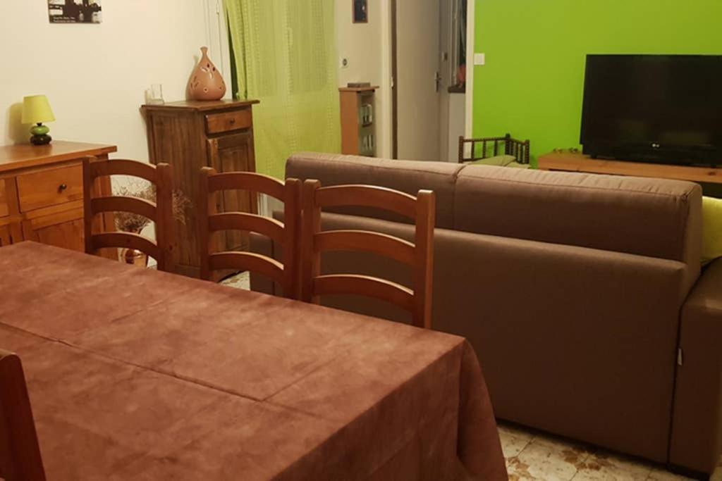 Un Charmant Logement Apartment เอก-มอร์ต ภายนอก รูปภาพ