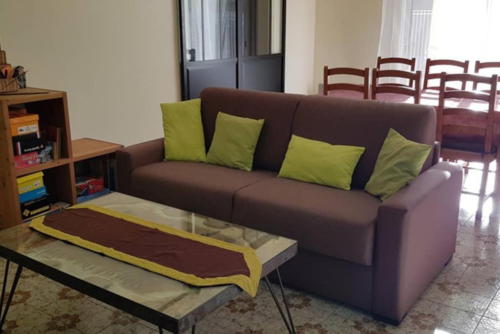 Un Charmant Logement Apartment เอก-มอร์ต ภายนอก รูปภาพ